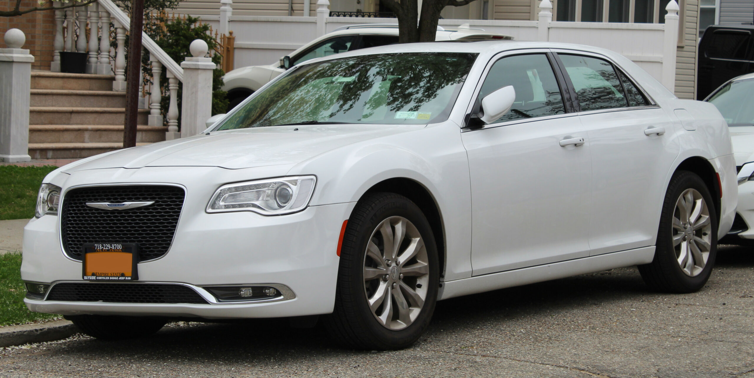 Last Legend Off the Line: 2023 Chrysler 300C Ends Production in Lampe Chrysler Dodge Jeep Ram